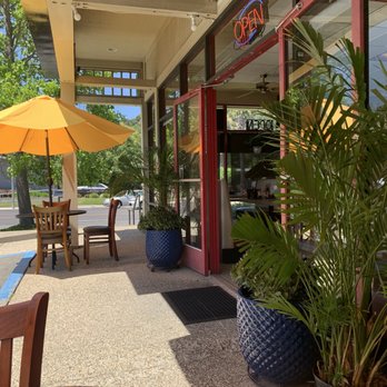 Pho Star - Two nice outside tables - Vietnamese Near Me - Martinez, California