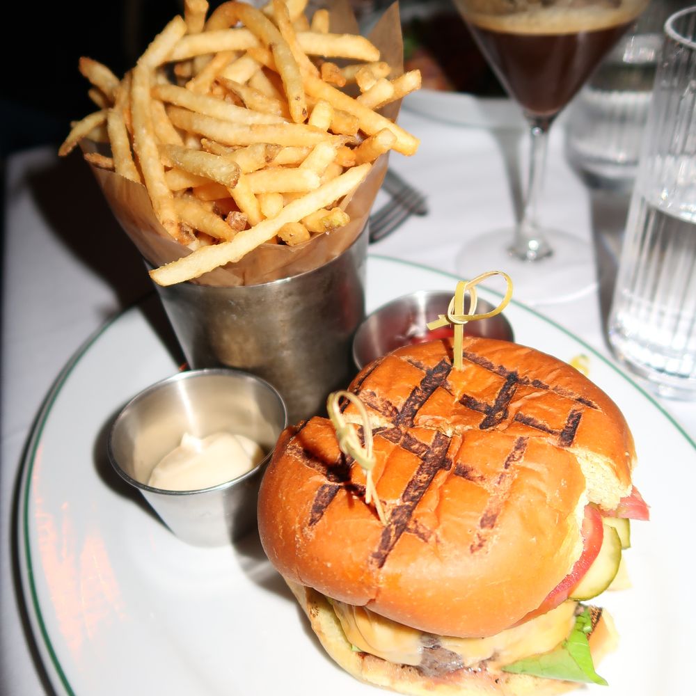 American Bar - New York - Cheeseburger & Fries - Bars Near Me - New York, New York