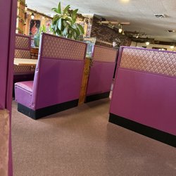 Sirinya's Thai Restaurant & Lounge