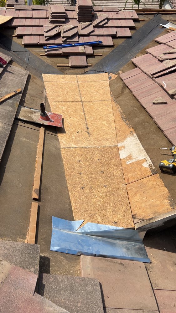 Slide of Jacobo Roofing