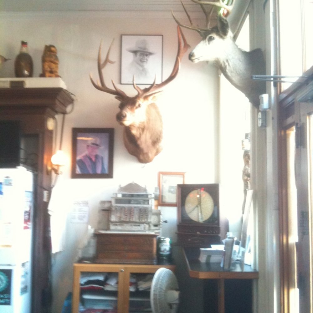 J'Ville Tavern - Pubs Near Me - Jacksonville, Oregon