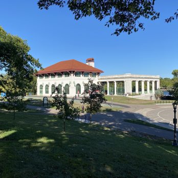 Como Lake - Pavilion - Lakes Near Me - Saint Paul, Minnesota