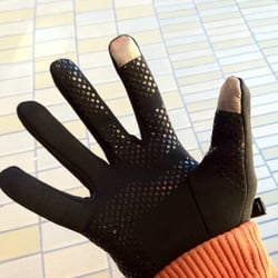 The North Face - E-Tip neoprene gloves! (€37) The index finger and thumb tips work with your smartphone and it also has an anti-slip grip!