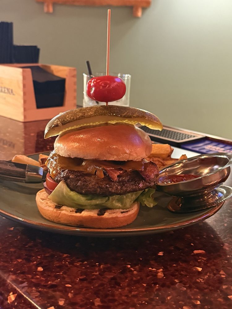 Flying Saddle Resort Logo