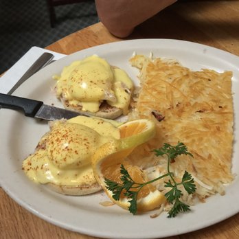 Old Monterey Cafe - Crab & Avocado Benedict (9/22/2017) - Breakfast & Brunch Near Me - Monterey, California