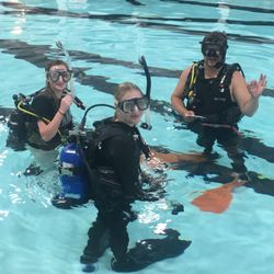 Brampton Scuba - Scuba Diving Brampton Divers. 905-453-8881 New course starts every week. mask snorkel, fins and flippers, wet suits watersports equipment an