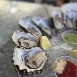 EMC Seafood & Raw Bar - Woodland Hills - Happy Hour Oysters