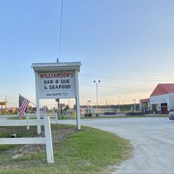 Williamsons Barbecue Restaurant - Outside (Williamson's Barbeque)