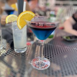 Zees Wine Bar & Grill