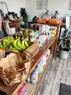 Amberson Coffee & Grocer by null