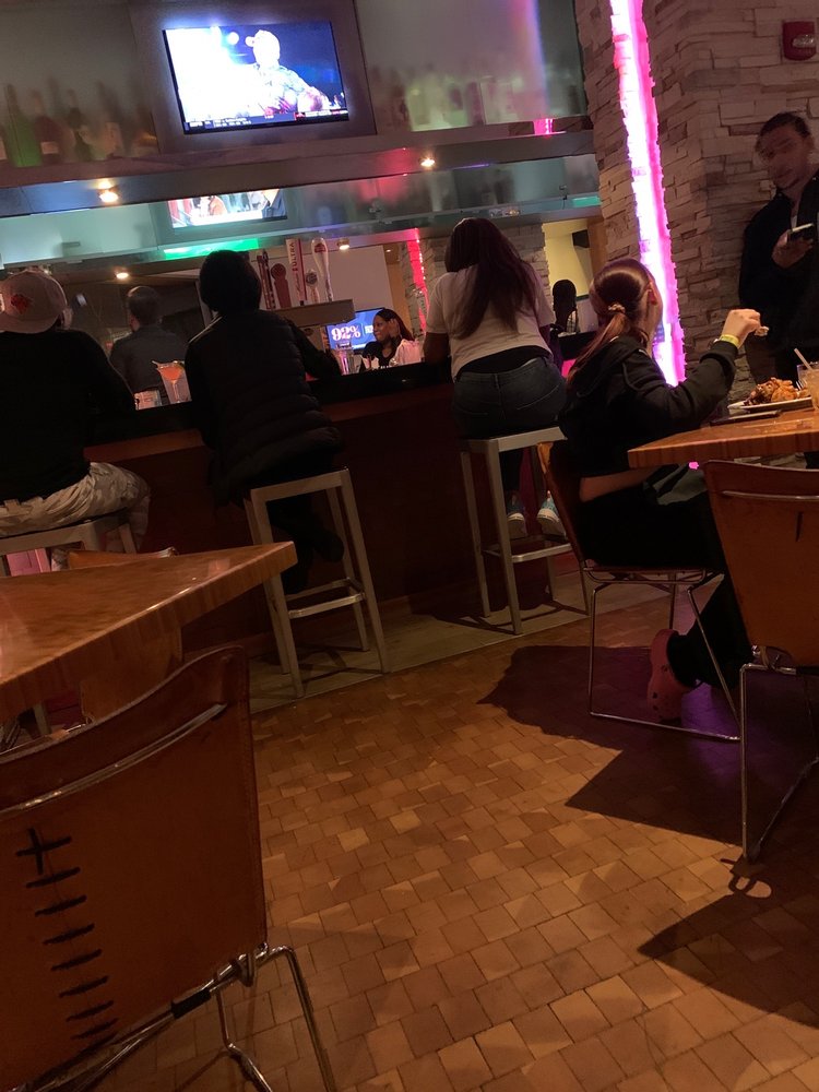 DRAFT PICKS SPORTS BAR & GRILLE HYATT REGENCY Updated June 2024 2