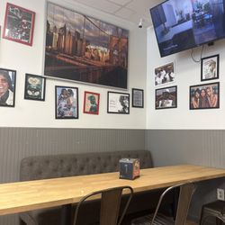 Mr Everything Cafe - Decor