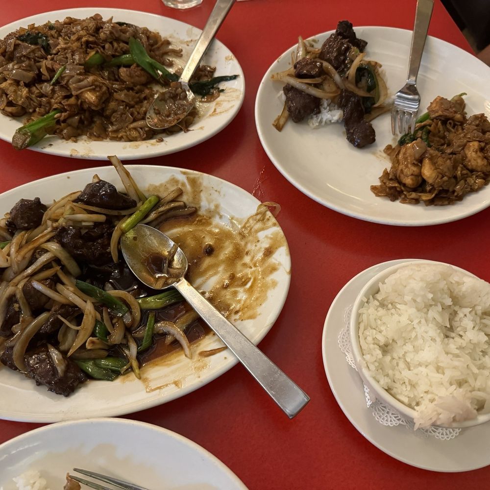 Blazing Noodles - Pad see ew, Mongolia beef. With rice. - Thai Near Me - Temecula, California Blazing Noodles - Pad see ew, Mongolia beef. With rice. - Thai Near Me - Temecula, California