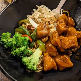 Forbidden Noodles - Sweet sour chicken - Ramen Near Me - La Grange, Illinois