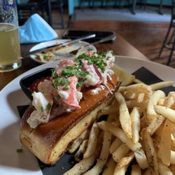 Diverge - Lobster roll. Can't go wrong with this!