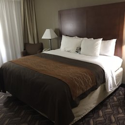 Nice room & comfortable bed.