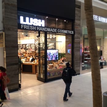 Lush - Front of store - Cosmetics & Beauty Supply Near Me - Sherman Oaks, California Lush - Front of store - Cosmetics & Beauty Supply Near Me - Sherman Oaks, California