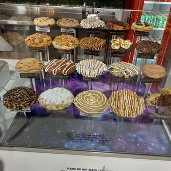 Midnight Cookies and Cream - Desserts Near Me - Miami, Florida Midnight Cookies and Cream - Desserts Near Me - Miami, Florida