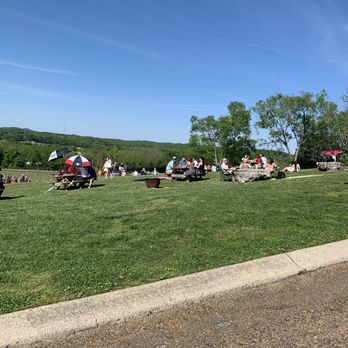 Arrington Vineyards - Wine Tasting Room Near Me - Arrington, Tennessee