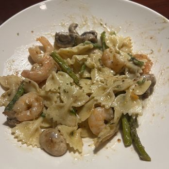 Bahama Breeze - Jerk Shrimp Pasta - Bars Near Me - Miami, Florida Bahama Breeze - Jerk Shrimp Pasta - Bars Near Me - Miami, Florida