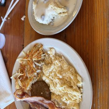 Pine Country Restaurant - Biscuits & Gravy w/traditional breakfast plate - Breakfast & Brunch Near Me - Williams, Arizona Pine Country Restaurant - Biscuits & Gravy w/traditional breakfast plate - Breakfast & Brunch Near Me - Williams, Arizona