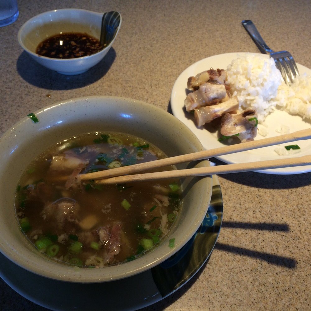 Kam Bowl - Small Oxtail soup. I removed all the tail bones and put them on the plate of rice. That's how I do it! - Diners Near Me - Honolulu, Hawaii Kam Bowl - Small Oxtail soup. I removed all the tail bones and put them on the plate of rice. That's how I do it! - Diners Near Me - Honolulu, Hawaii