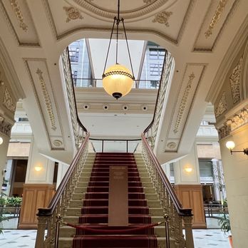 The Fullerton Hotel Sydney - The staircase - Hotels Near Me - Sydney, NSW