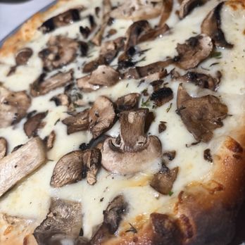 Moku Kitchen - Truffle mushroom pizza - Cocktail Bars Near Me - Honolulu, Hawaii Moku Kitchen - Truffle mushroom pizza - Cocktail Bars Near Me - Honolulu, Hawaii