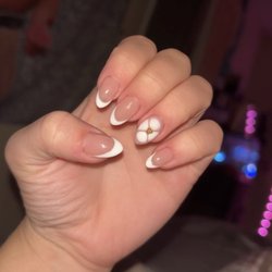 4 Ever Nails - French Tips With Blooming Flower