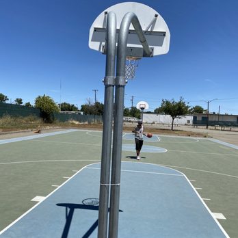 Sutter's Landing Park - Basketball Courts! - Parks Near Me - Sacramento, California Sutter's Landing Park - Basketball Courts! - Parks Near Me - Sacramento, California