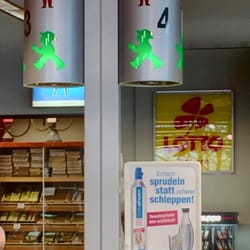 AEZ - Die Ampelmännchen zeigen an,ob eine Kasse offen ist und hier man seine Ware zahlen kann