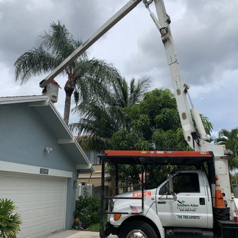 Southern Arbor Services - They have a bucket truck too. - Landscaping Near Me - Lighthouse Point, Florida