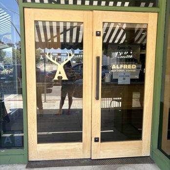 Alfred Coffee - Coffee & Tea Near Me - Beverly Hills, California
