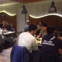 YAKA - La salle vue du comptoir
