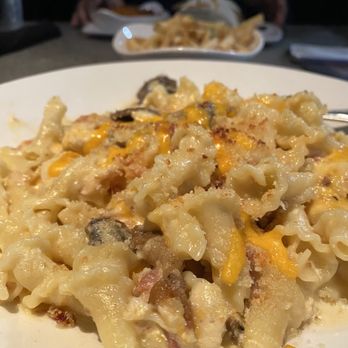 Yard House - --Mac-Cheese-2 - Bars Near Me - Houston, Texas Yard House - --Mac-Cheese-2 - Bars Near Me - Houston, Texas