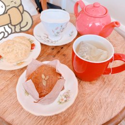 Lavender scone, Pumpkin & Cardamom muffin, Tête dans les nuages Lavender scone, Pumpkin & Cardamom muffin, Tête dans les nuages