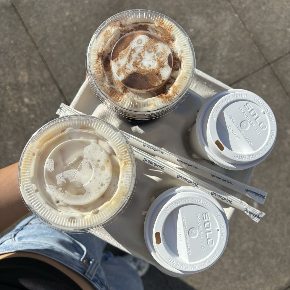 Tinta y Café - Iced cafe con leche, iced chai latte, cafe con leche - Coffee & Tea Near Me - Miami, Florida