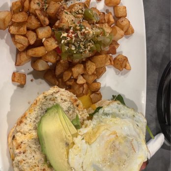Twisted Biscuit Brunch - Bars Near Me - Edwardsville, Illinois