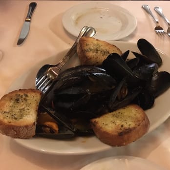 Da Costantino - Mussels with tomato broth. - Italian Near Me - Positano, SA Da Costantino - Mussels with tomato broth. - Italian Near Me - Positano, SA