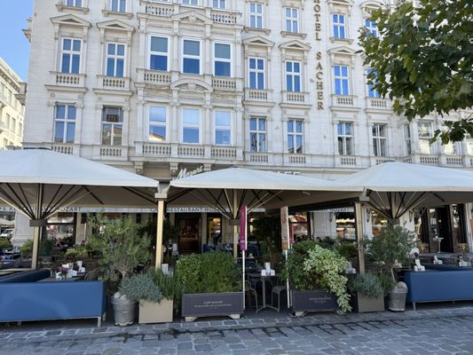 Café Mozart by null