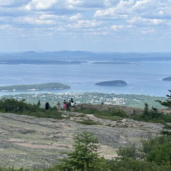 Scenic Acadia Tours - Peak of Cadillac Mountain overlooking Frenchman's Bay. - Tours Near Me Scenic Acadia Tours - Peak of Cadillac Mountain overlooking Frenchman's Bay. - Tours Near Me