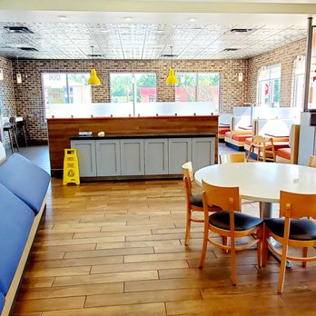 Bojangles - the inside of a fast food restaurant - American Near Me - Wadesboro, North Carolina Bojangles - the inside of a fast food restaurant - American Near Me - Wadesboro, North Carolina