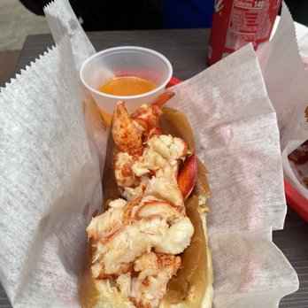 Lobstah On A Roll - Lobster roll - Seafood Near Me - Boston, Massachusetts Lobstah On A Roll - Lobster roll - Seafood Near Me - Boston, Massachusetts
