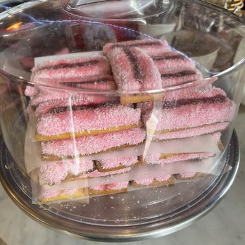 Caffe Rosso Bowral - Australian pastry with marshmallow and jam - Cafes Near Me - Bowral, NSW Caffe Rosso Bowral - Australian pastry with marshmallow and jam - Cafes Near Me - Bowral, NSW