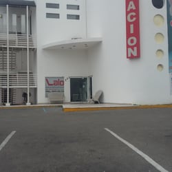 Acuática Lalo - La entrada. Además cuenta con estacionamiento propio