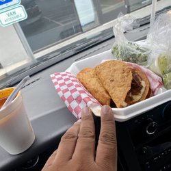Las calles De mexico - Consume, quesa birria tacos