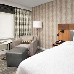 Hilton Garden Inn Westchester Dobbs Ferry - Guest room