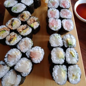 Kuni's - Eel & avocado, mackeral & ginger, yellowtail, amberjack, and scallop roll - Sushi Bars Near Me - Buffalo, New York