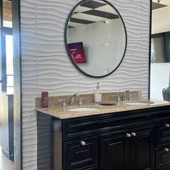 Vixen Nails and Spa - Nail Salons Near Me - Bloomington, Minnesota