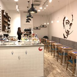 Urban Grind Coffee & More - İç Mekan